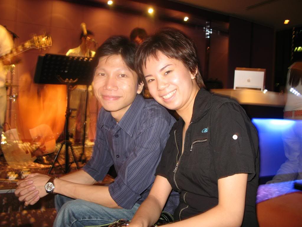 Foo & I Foo and I. Kinda hoped that Yvonne got a picture of the cute guitarist.