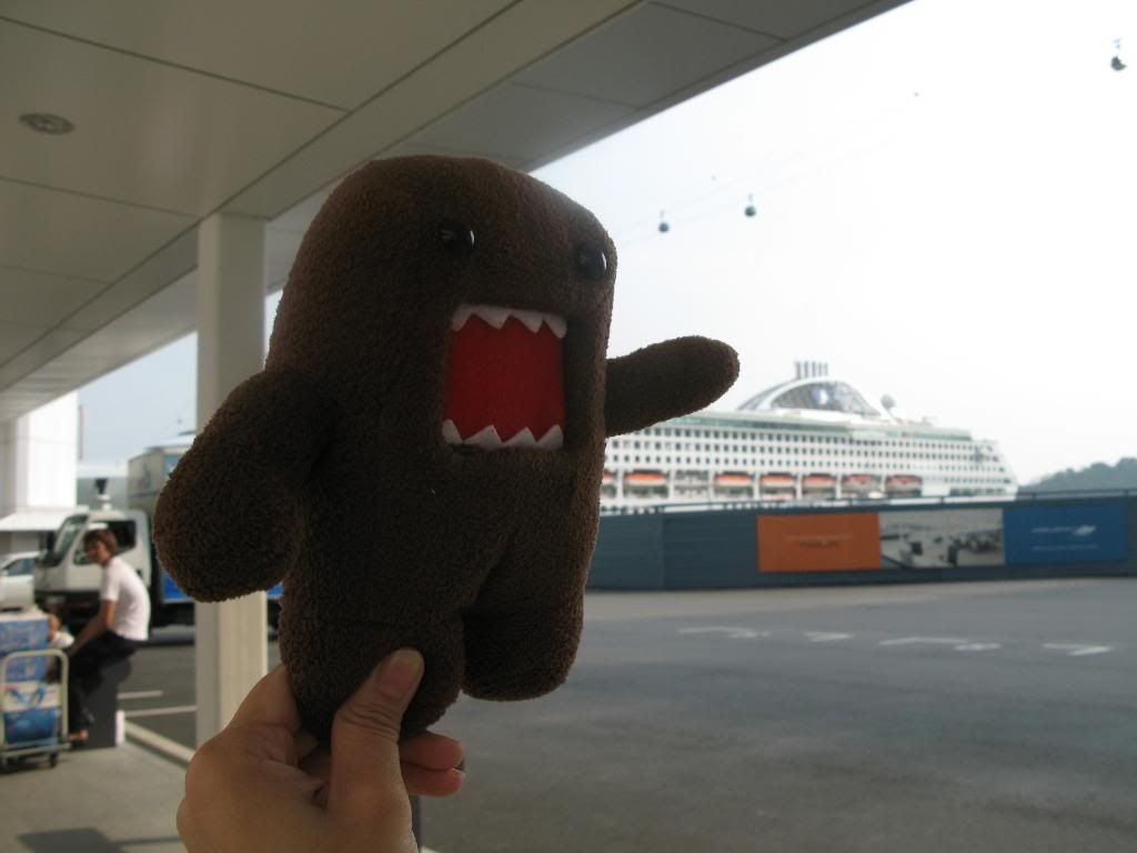 Domokun & Ship Domokun, come back. No, you cant get on the cruise.