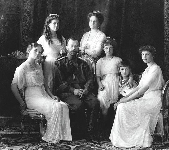  photo 543px-Russian_Imperial_Family_1913_zpsg9bd51o0.jpg