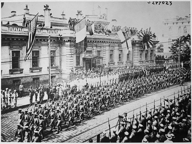 Wladiwostok Parade 1918 photo 637px-Wladiwostok_Parade_1918_zpsp7x0ym7n.jpg