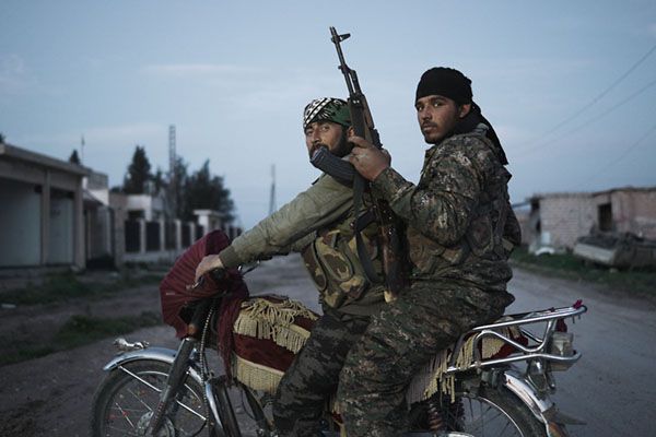  photo Tel-Hamis-Patrol-YPG-Peoples-Protection-Units-Motorcycle-Syria-Guerrilla_Fighters_of_Kurdistan_Joey_L_Photographer_037_zps7opxufhg.jpg