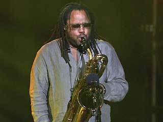 Foto van de overleden saxofonist LeRoi Moore