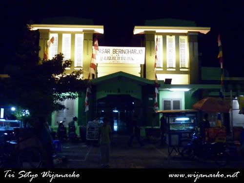 Lontang-Lantung Malam Hari Di Jogja Lontang-Lantung Malam Hari Di Jogja