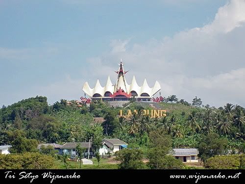Menyeberangi Selat Sunda Menyeberangi Selat Sunda
