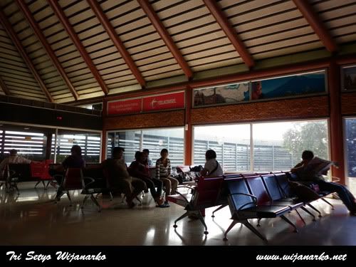 Sriwijaya Air Boeing 737-200 Jakarta-Lampung Sriwijaya Air Boeing 737-200 Jakarta-Lampung