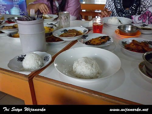 Dari Bandara Ke Rumah Masih 3 Jam Lagi!! Dari Bandara Ke Rumah Masih 3 Jam Lagi!!