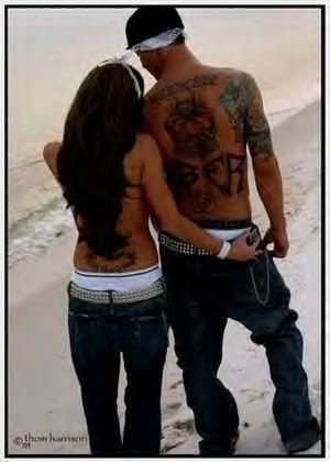 This picture i think is SOOOOO CUTE:) id love to do this with my man :)[IMG] 