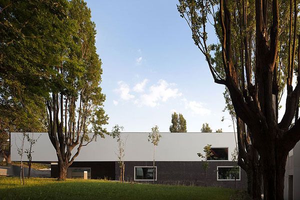 Garcia de Orta Secondary School by Bak Gordon Architect
