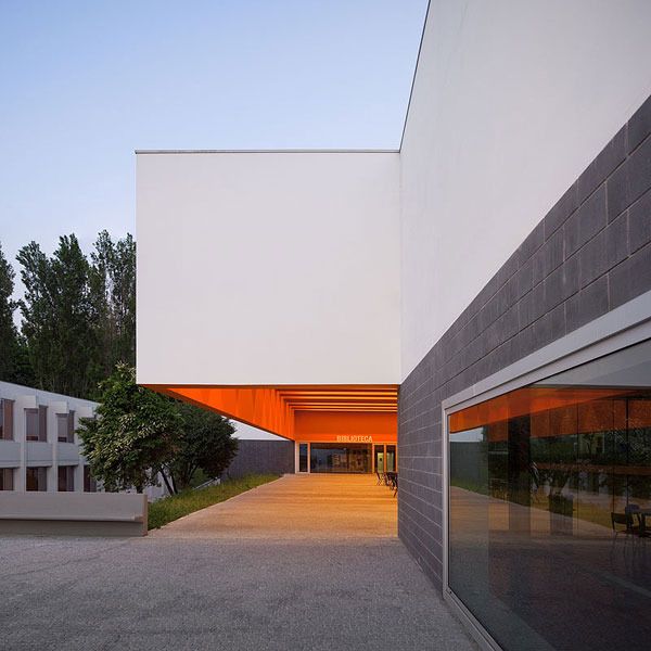 Garcia de Orta Secondary School by Bak Gordon Architect