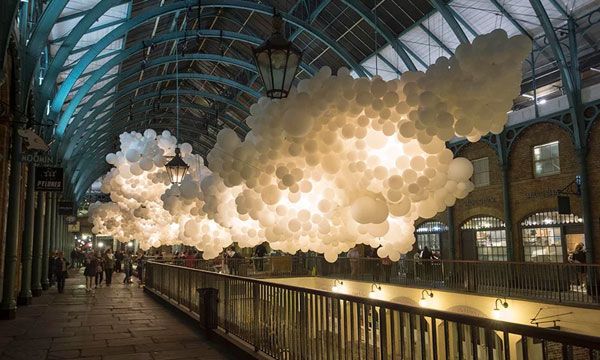 Heartbeat: 100,000 Illuminated Balloons Suspended in Covent Garden by Charles Pétillion
