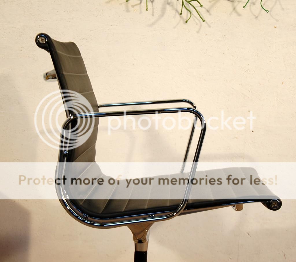 Original Vitra Besucherstuhl Alu Chair EA 108 Design Ray & Charles